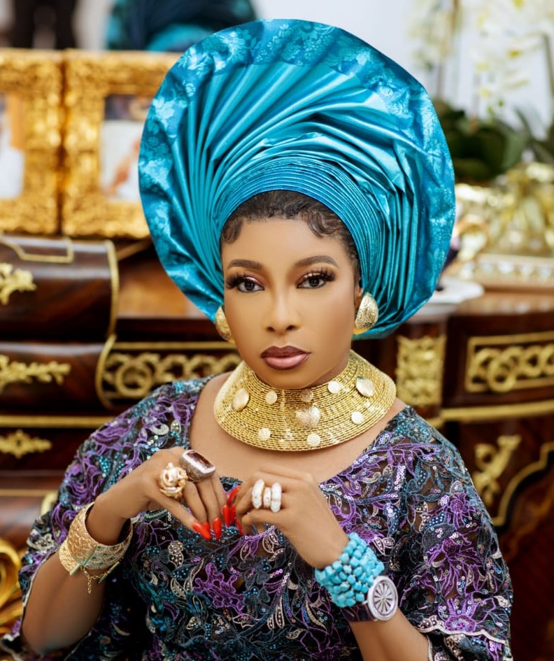 Lizzy Anjorin